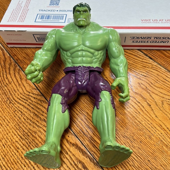 Hasbro Incredible Hulk, action figurine.  Good used condition.  Dated 2013. - Picture 2 of 8